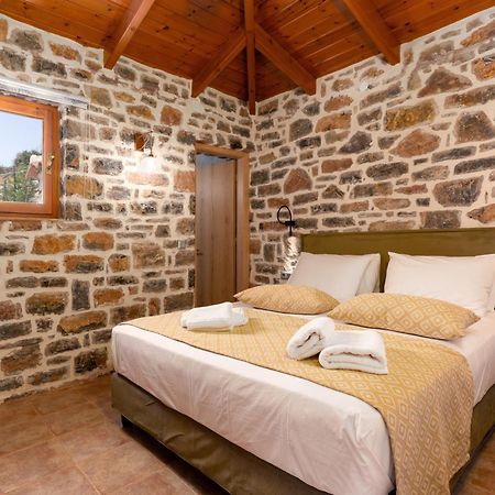 Nature Villas Myrthios 플라키아스 외부 사진